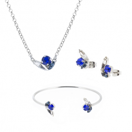 Conjunto de gargantilla, pendientes y brazalete.